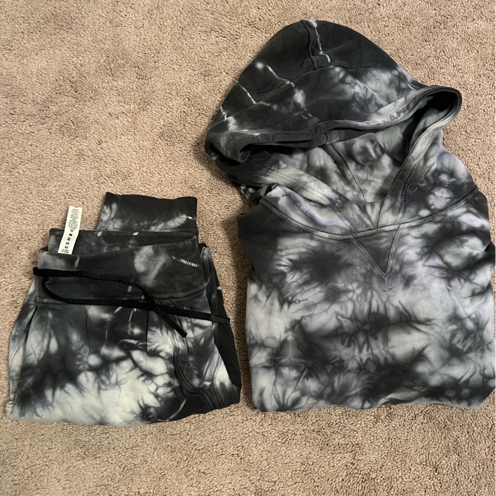 Lululemon tie dye hoodie and jogger set